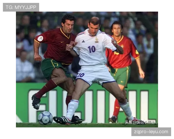 齐达内式射门：足球艺术与激情的巅峰演绎引热议