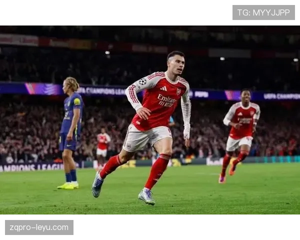 马丁内利强强对话关键发挥解析:对阵曼城的关键传球与跑位 马丁内利强强对话关键发挥解析:对阵曼城的关键传球与跑位