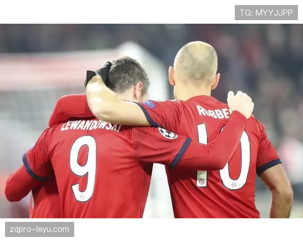 莱万拜仁转会争议：职业球员的忠诚与利益抉择