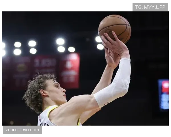 马尔卡宁由单打转挡拆，拉开内线三分提效