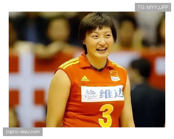 杨昊训练完直接去接孩子放学，背的包比我一个月工资还贵